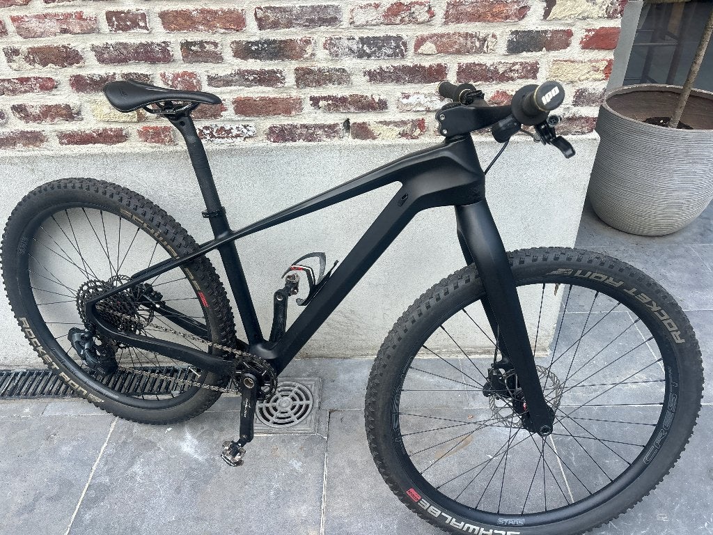 zeer lichte carbon mtb voor kinderen tussen 7 en 13 jaar, Fietsen en Brommers, Ophalen