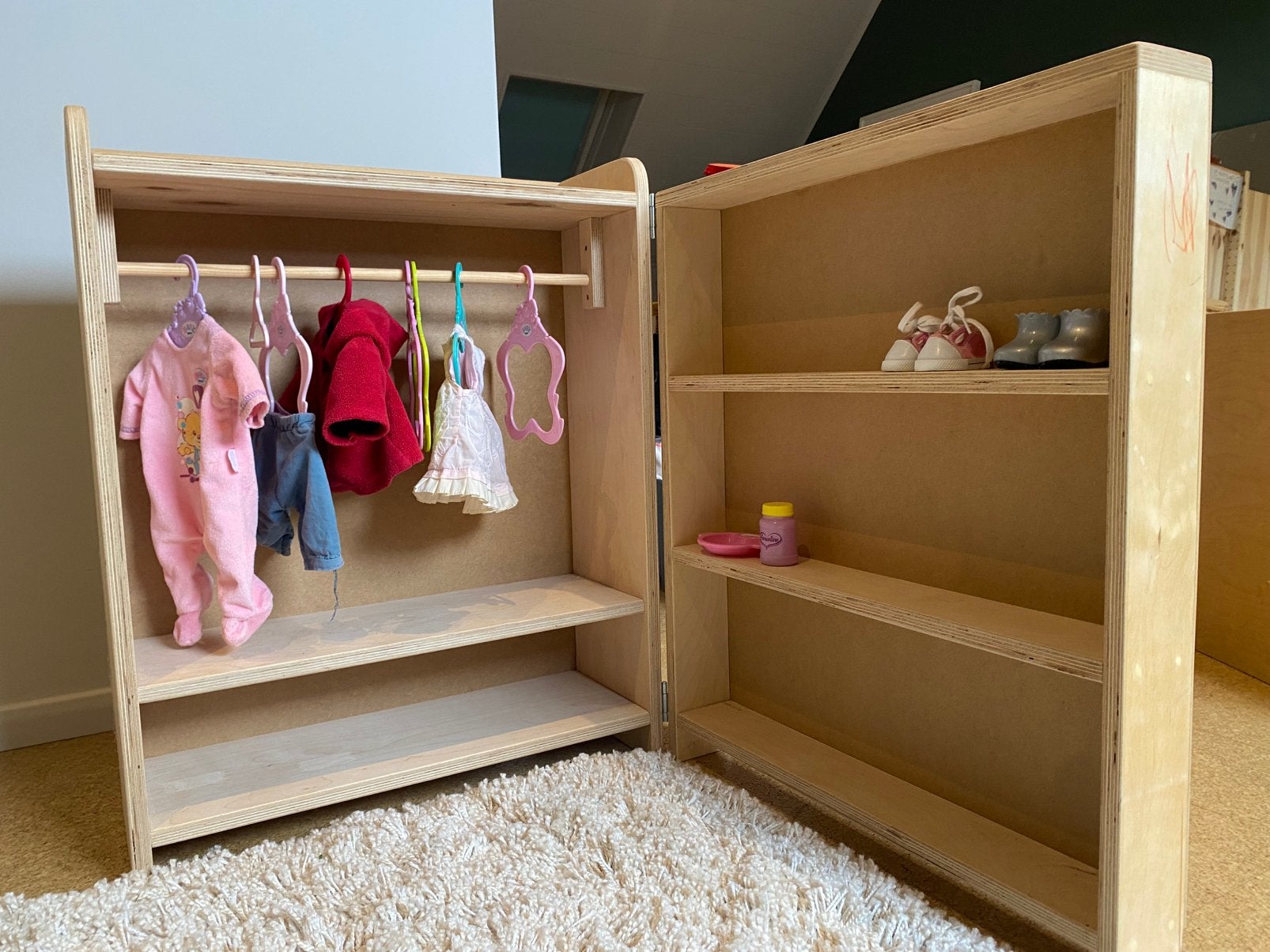 Prachtig kastje voor poppenkleren, Kinderen en Baby's, Ophalen, Zo goed als nieuw