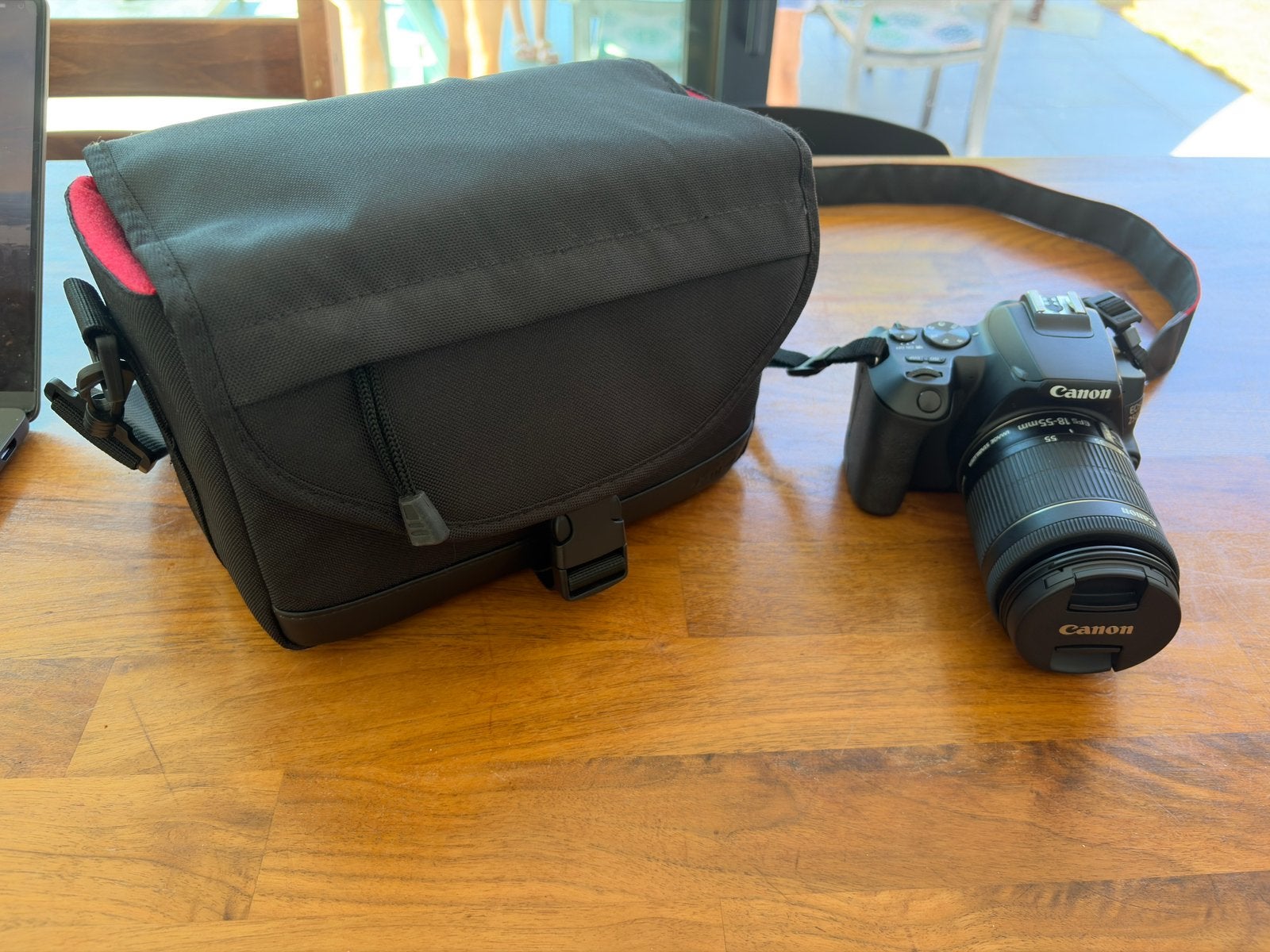 Canon EOS 250D spiegelreflexcamera - 18-55 mm lens, Audio, Tv en Foto, Ophalen, Accu, Canon