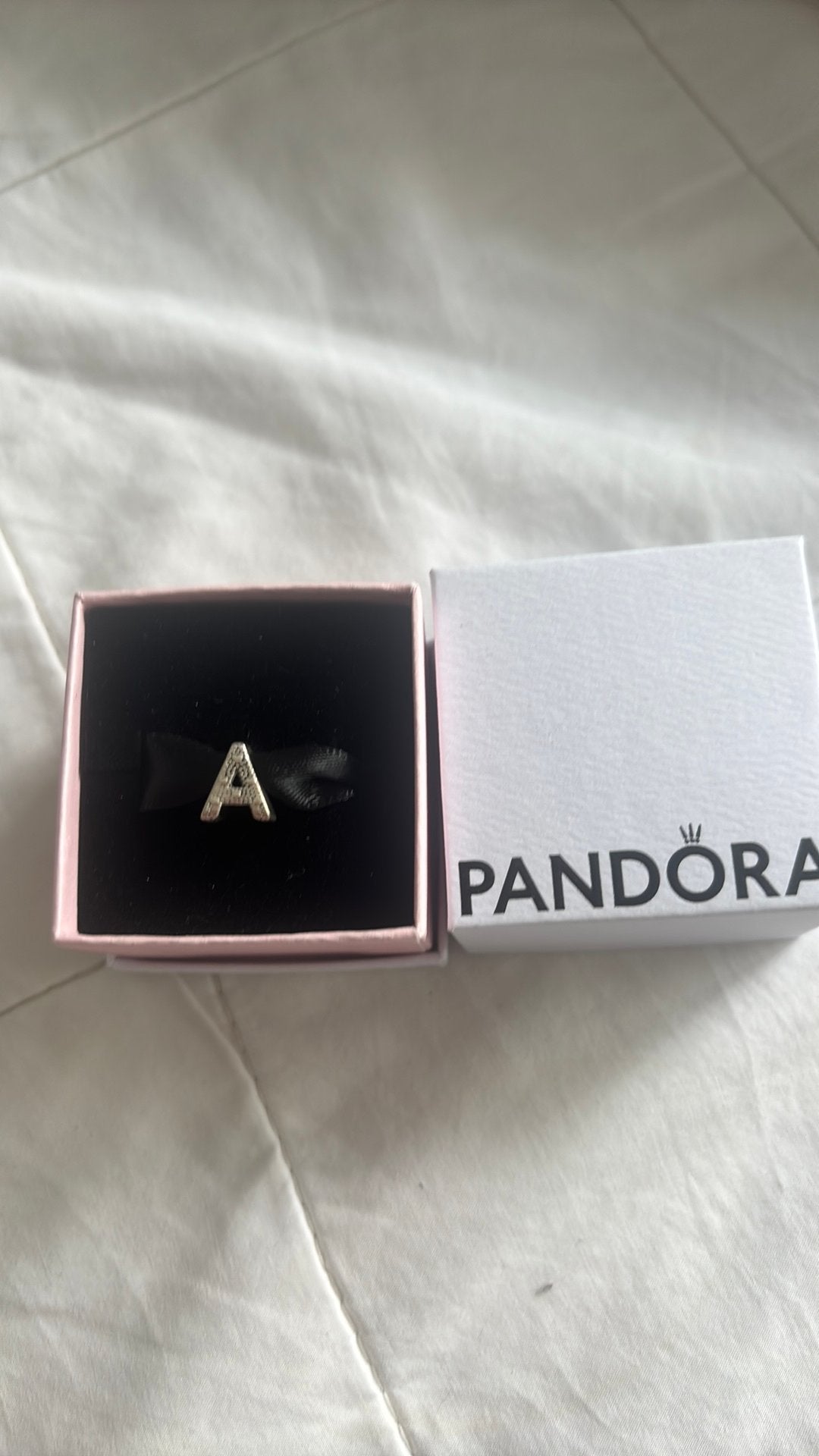 Pandora letter A, Handtassen en Accessoires, Ophalen, Zo goed als nieuw, Pandora