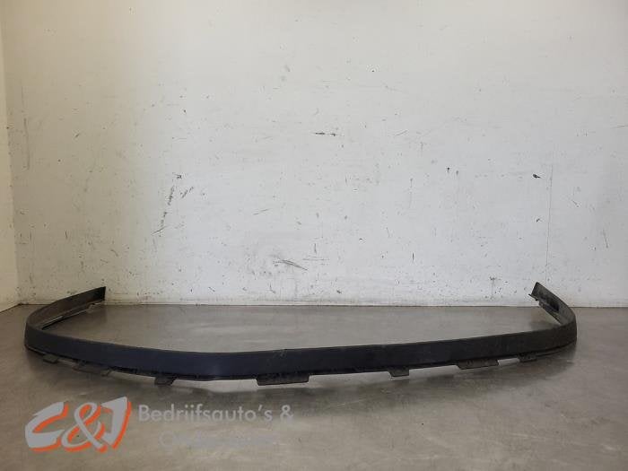 Spoiler voorbumper van een Opel Vivaro (L193), Gebruikt, -, -, Opel