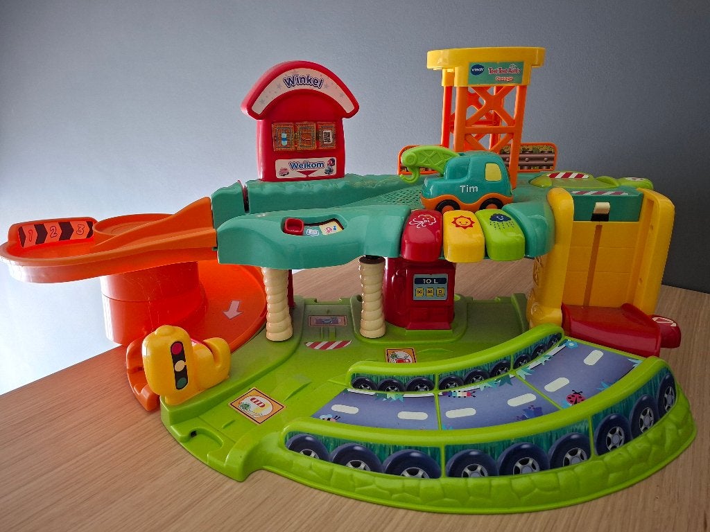Vtech Toet toet (Vliegveld + garage), Ophalen
