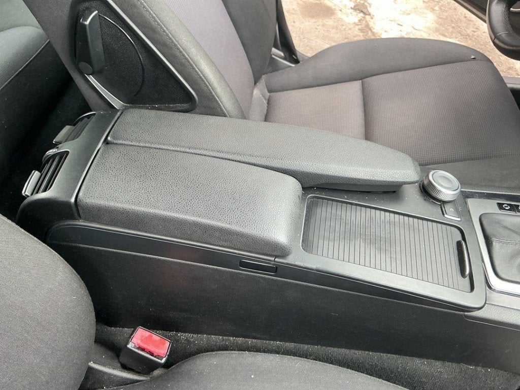 ACCOUDOIR CENTRAL C (W204) (|A2046800639|A2046800150|), Autos : Pièces & Accessoires, Mercedes-Benz, Utilisé, Dialog.mb@mercedes-benz.com