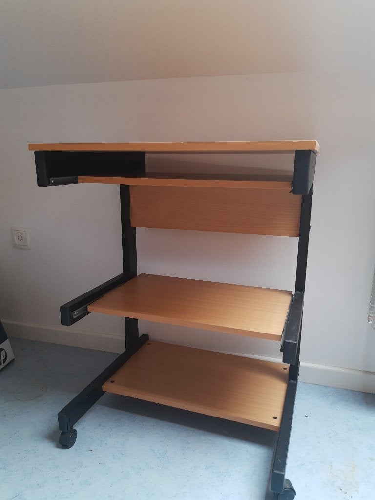 petite table pour PC sur roulettes, Autres marques, Classique, Utilisé, Bois
