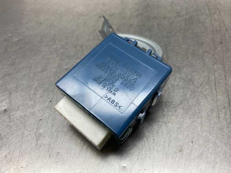 ORDINATEUR VEROUILLAGE CENTRALISE Yaris (P1) (|859800D050|), Utilisé, Toyota
