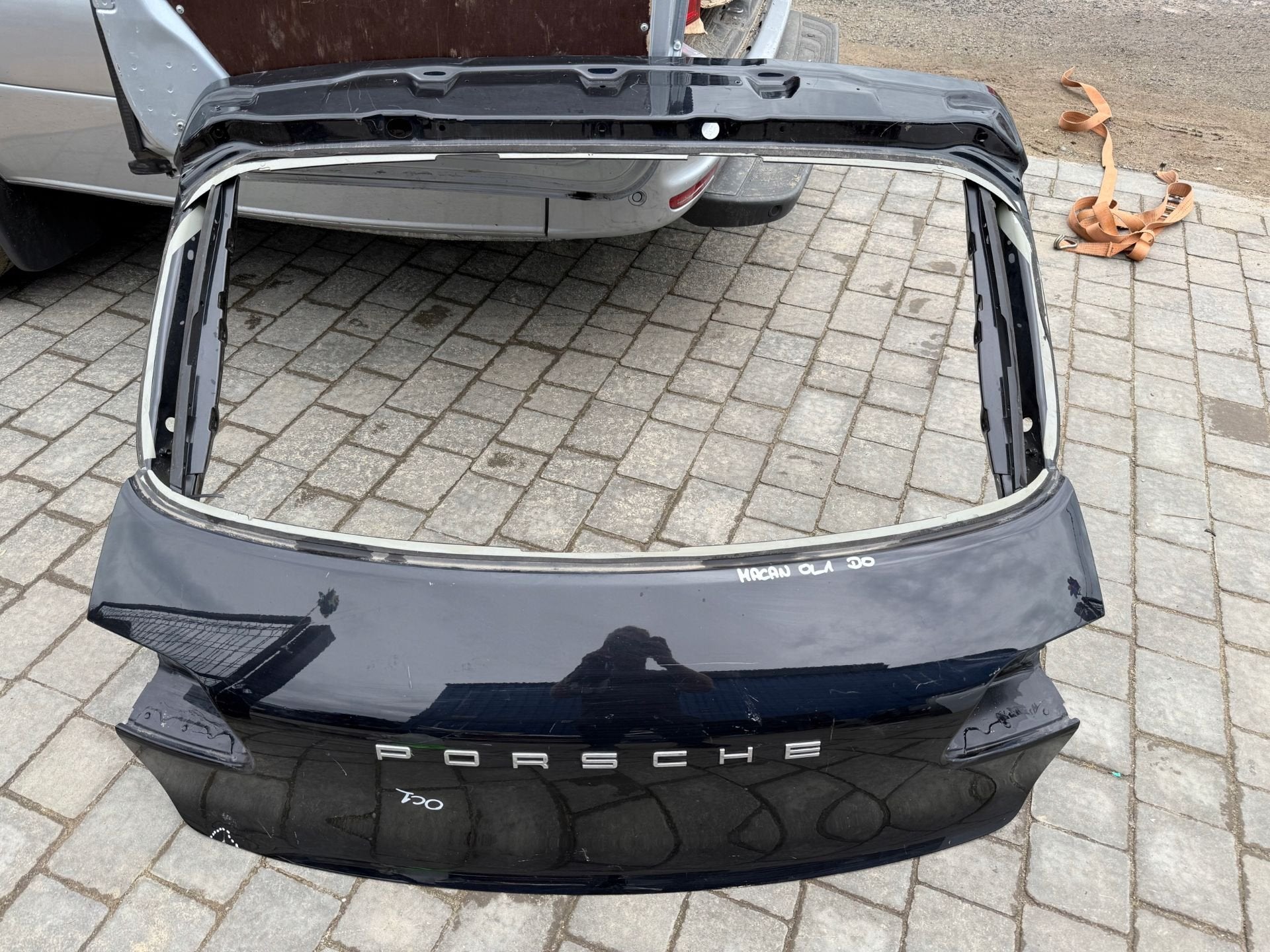 Porsche Macan Achterklep, Gebruikt, Deur, Porscheplatz 1
70435  Stuttgart, DE, Porsche