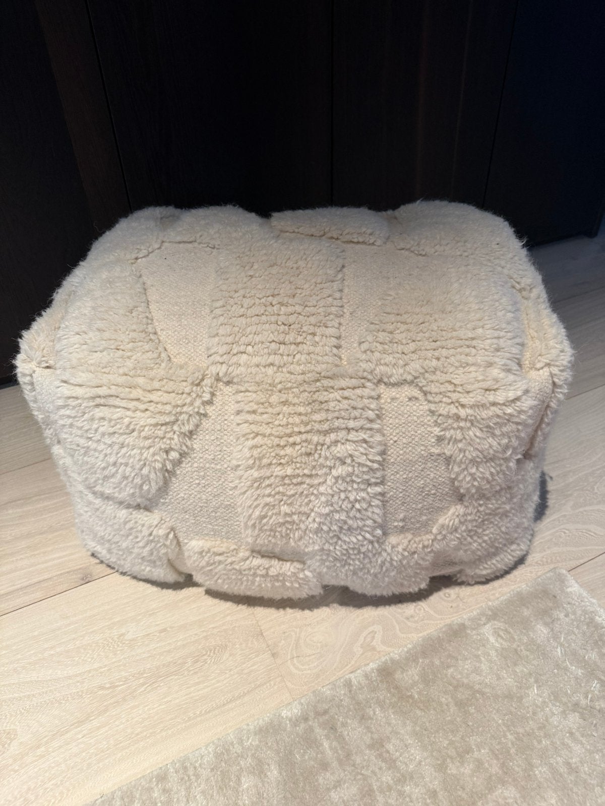 Grote ecru patchwork poef – 68  55  40 cm, Ophalen, 75 tot 100 cm, Zo goed als nieuw, Stof