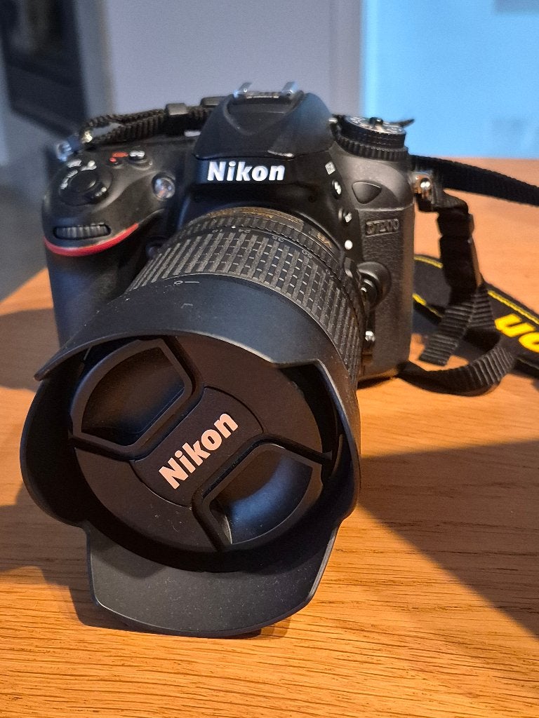 Nikon D7200 Top set incl 18-105 mm zoomlens en nikon 50mm1,8, TV, Hi-fi & Vidéo, Stabilisation d'image, Pare-soleil, Comme neuf