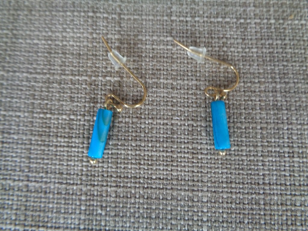 1 paar mooie dames oorbellen, Bijoux, Sacs & Beauté, Boucles d'oreilles, Puces ou Clous, Enlèvement ou Envoi, Comme neuf, Autres matériaux