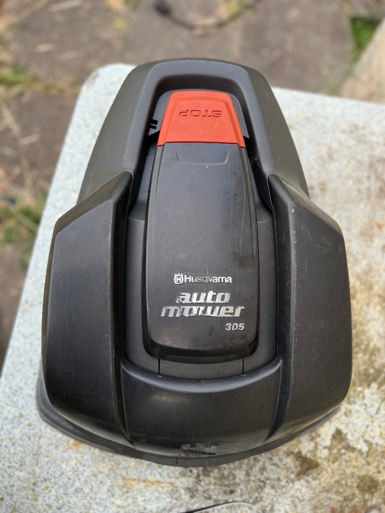 Robot tondeuse Husqvarna 305, Jardin & Terrasse, Tondeuses robotisées, Enlèvement