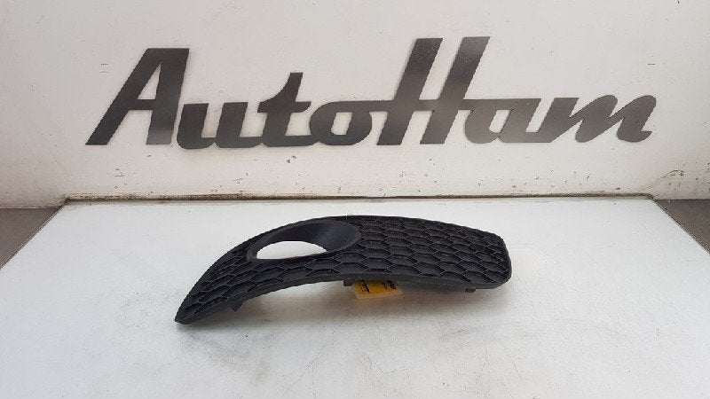 GRILLE DE PARE-CHOCS Volkswagen Golf V (1K1), Autos : Pièces & Accessoires, Carrosserie & Tôlerie, Utilisé, Volkswagen