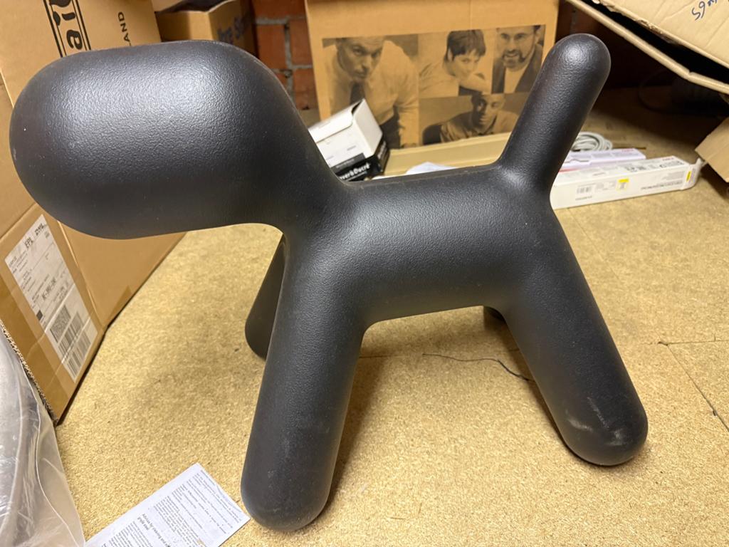 Hondje of puppy in zwart 40  40  25 cm, Ophalen of Verzenden, Zo goed als nieuw, Zwart