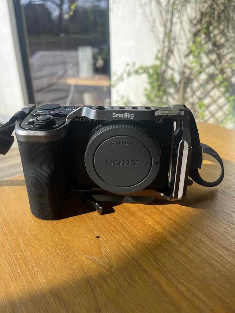 Boîtier Sony ZVE 10 ii, Enlèvement, Comme neuf, Compact, Sony