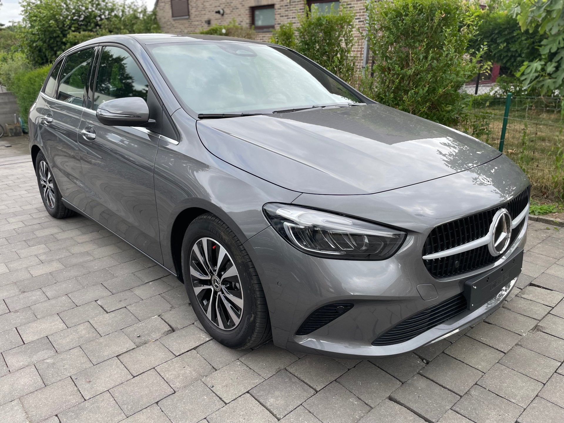Mercedes-Benz B-Klasse B 180 Essential Line 1.3i AUTOMAAT 1/, 745 kg, 1490 kg, Gebruikt, Overige kleuren