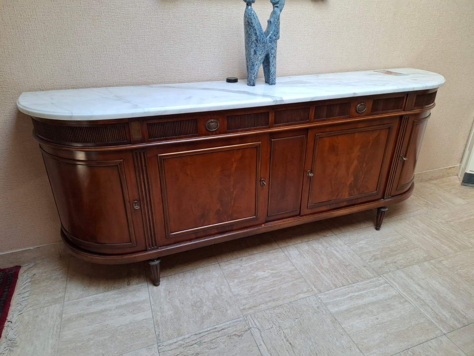 Table à manger et meuble avec plateau en marbre et 5 chaises, Enlèvement