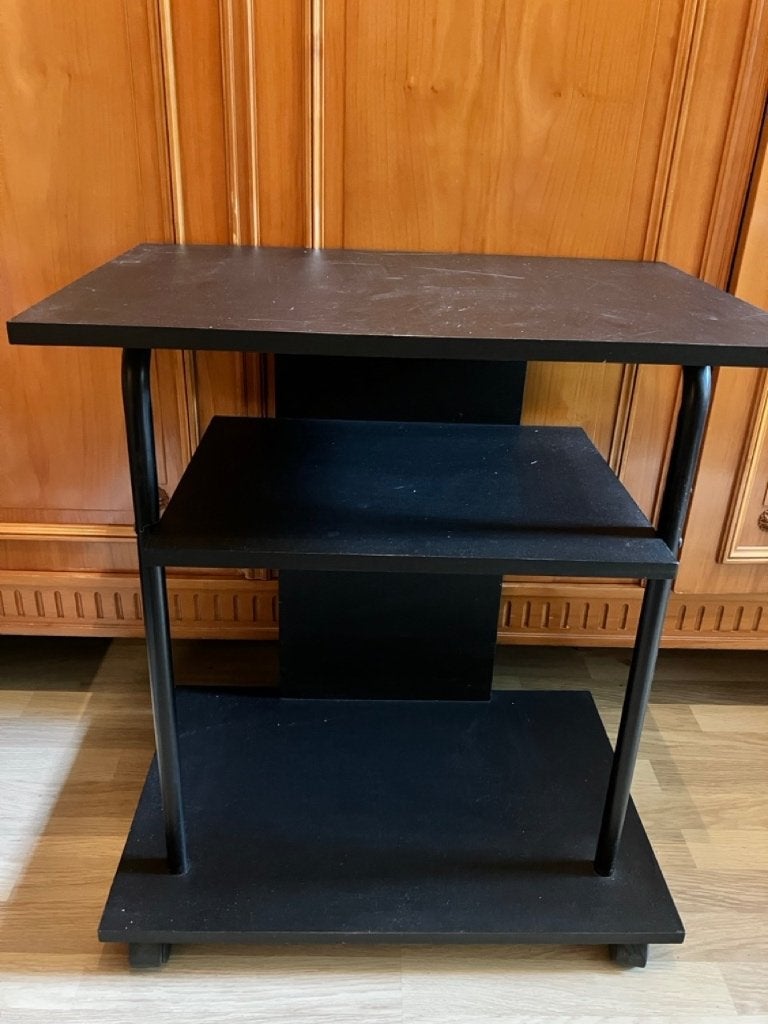 Tv-tafel op wielen, Huis en Inrichting, Ophalen, 50 – 75, Gebruikt, 50 tot 100 cm