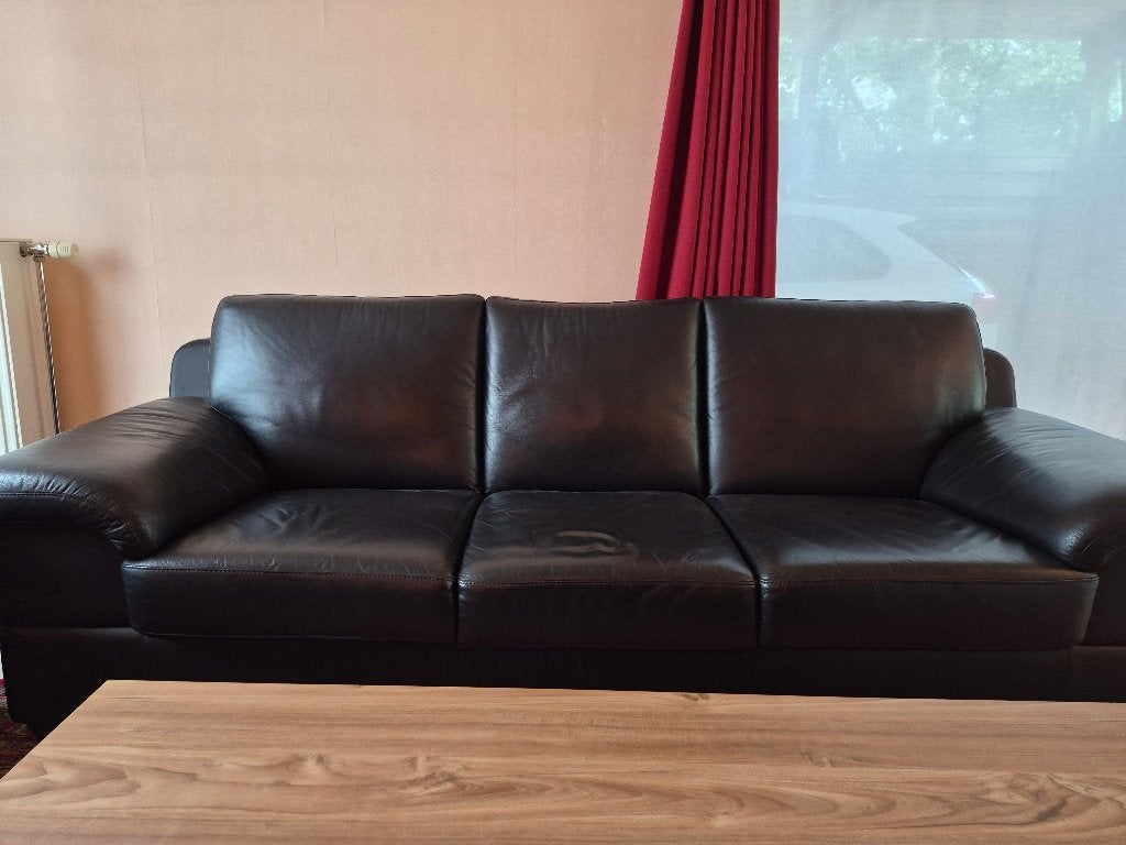 2 zwarte lederen zetels in perfecte staat (3-zit + 2-zit), Driepersoons, Zo goed als nieuw, Rechte bank, 200 tot 250 cm