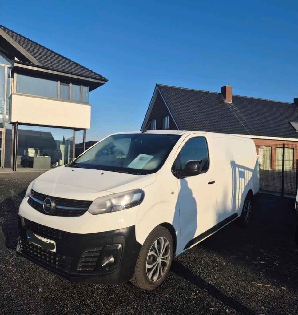 Opel Vivaro 2l diesel 134dkm, Auto's, Opel, Vivaro, 4 cilinders, 2500 kg, Wit