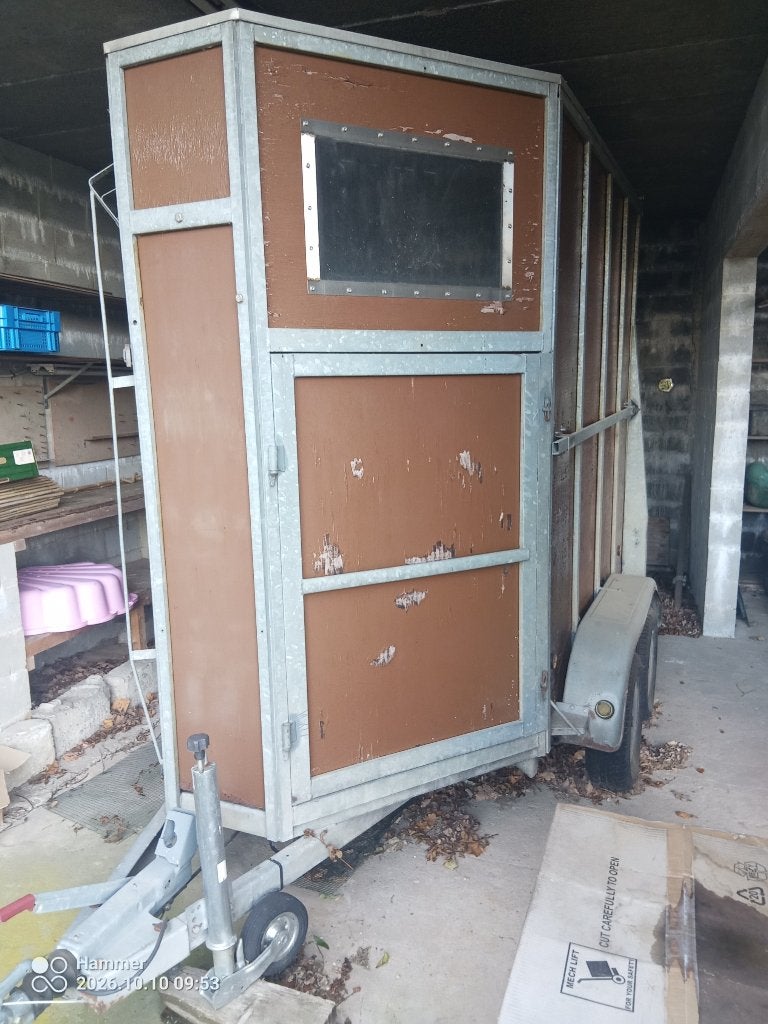 van 2 chevaux avec porte latérale, Animaux & Accessoires, Enlèvement, Utilisé, Remorque 2 chevaux