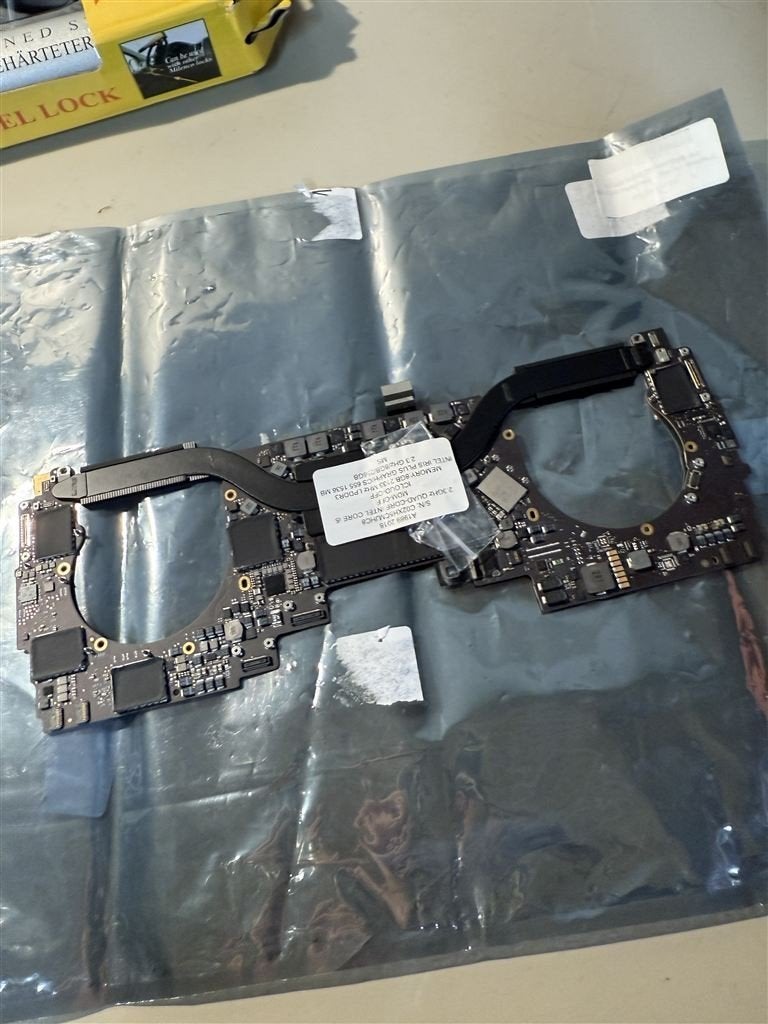 MacBook Pro 13\" A1989 2018 Logic Board i5/8GB/256GB - Geen, Computers en Software, Moederborden, Ophalen of Verzenden, Zo goed als nieuw