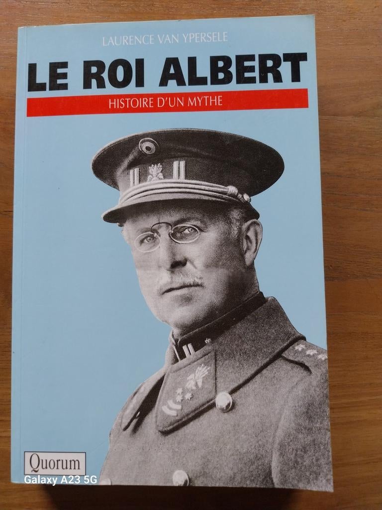 Koning Albert - Het verhaal van een mythe - Laurence Van Ype, Ophalen of Verzenden