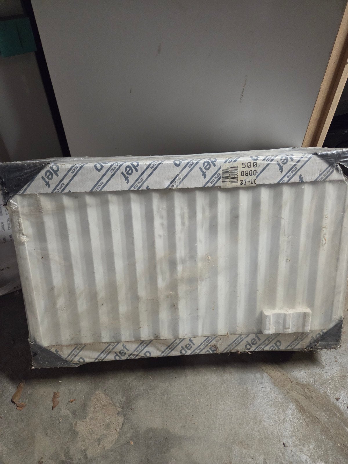 Radiateur Def 80x50 3 éléments neuf emballé avec attaches, Bricolage & Construction, Enlèvement, Radiateur