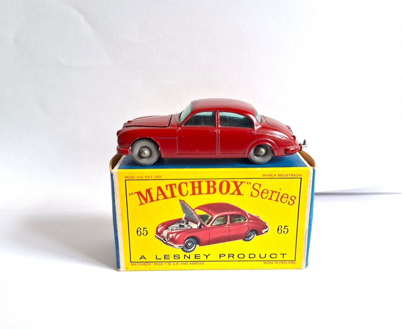 Matchbox 65 jaguar  gloss red ! & D box, Ophalen of Verzenden, Matchbox