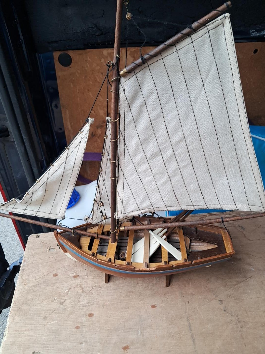 maquette de voilier en bois, Enlèvement