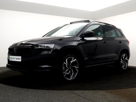 Skoda Karoq Karoq 1.5TSI Sportline *AUTOMAAT*PANODAK*LEDER*S, Auto's, Automaat, Adaptive Cruise Control, Zwart, Karoq