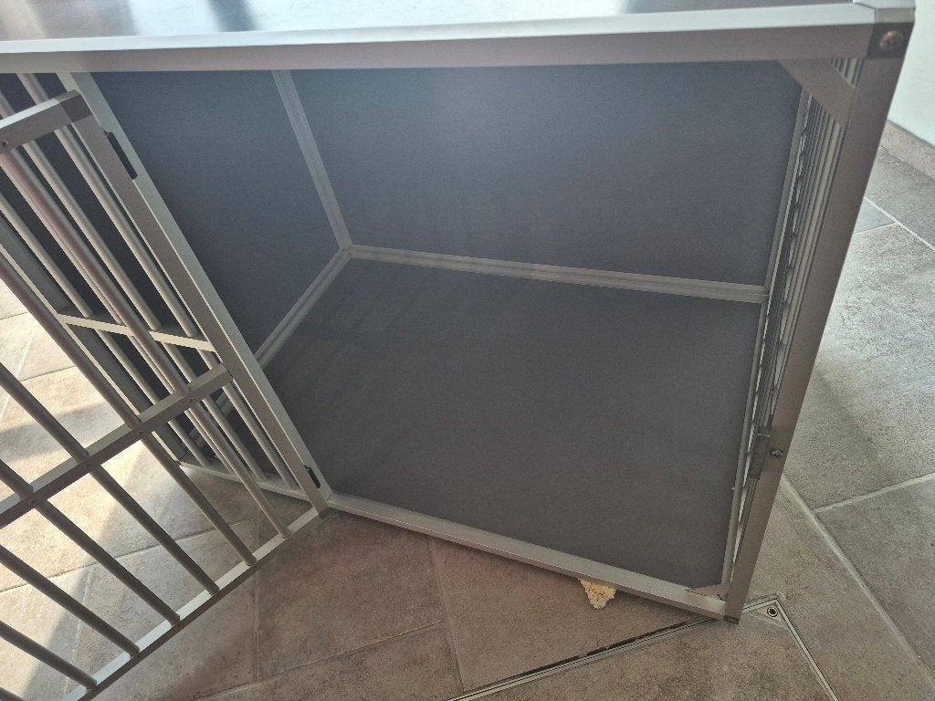 Stevige aluminium bench HUNDOS maat L, Dieren en Toebehoren, Hondenbenches, Ophalen, Gebruikt