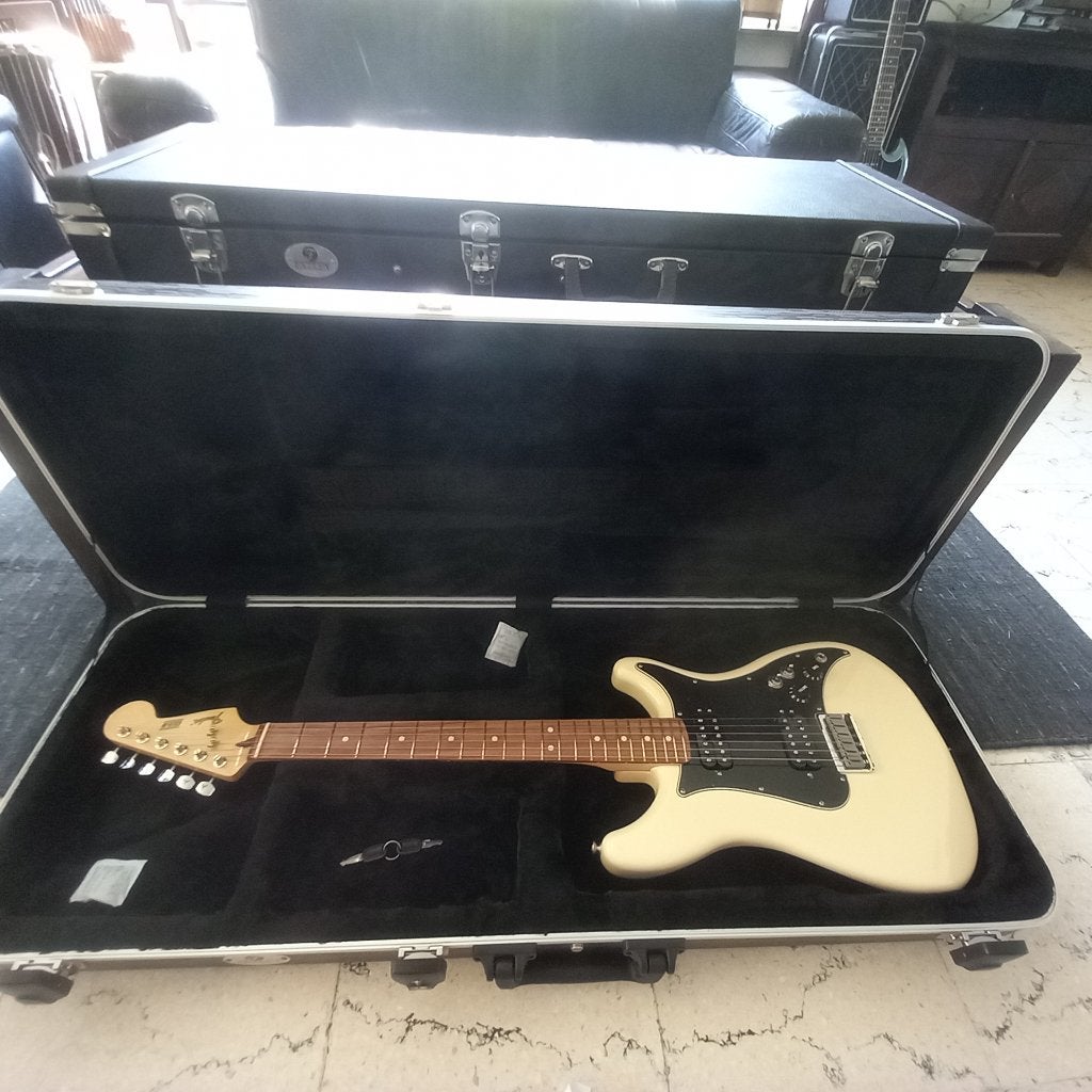 Neuve:Fender Lead III Olympic white Pau Ferro HH/ Case, Muziek en Instrumenten, Ophalen of Verzenden, Nieuw, Solid body, Fender
