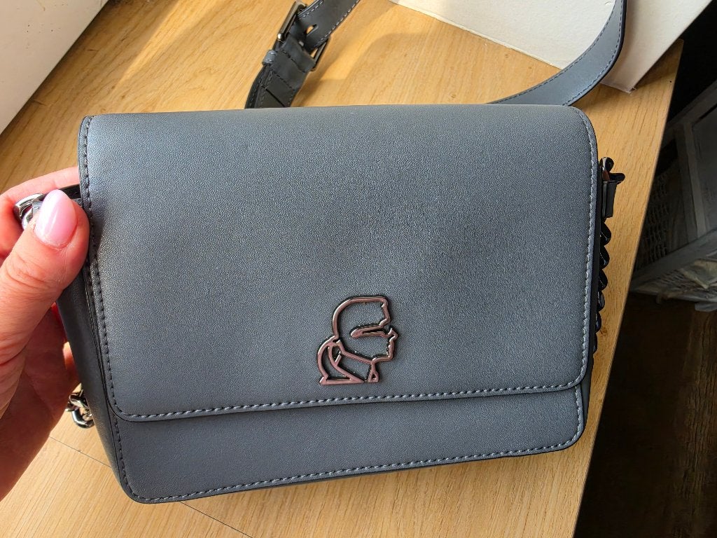 Crossbody karl lagerfeld, Handtassen en Accessoires, Ophalen of Verzenden, Gebruikt, Grijs, Schoudertasje