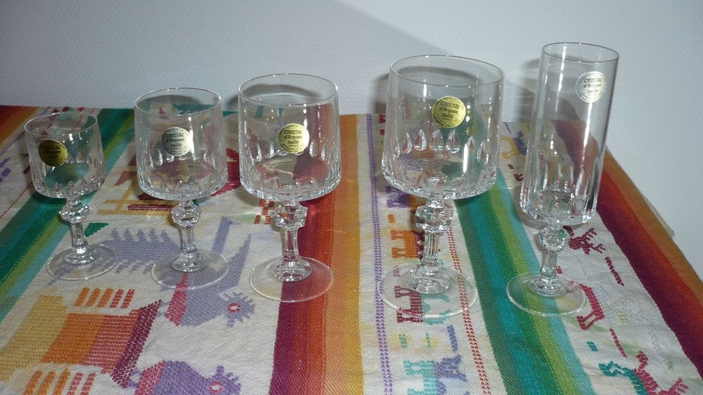verres en cristal d'Arques taillé, Enlèvement