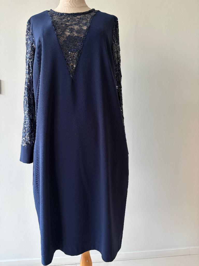 Caroline Biss: donkerblauw kleed, Kleding | Dames, Jurken, Ophalen of Verzenden, Zo goed als nieuw, Maat 42/44 (L)