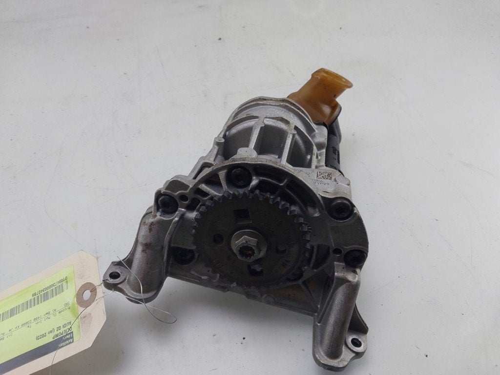 OLIEPOMP Audi Q2 (GAB / GAG) (|05E145208D|), Gebruikt, Audi