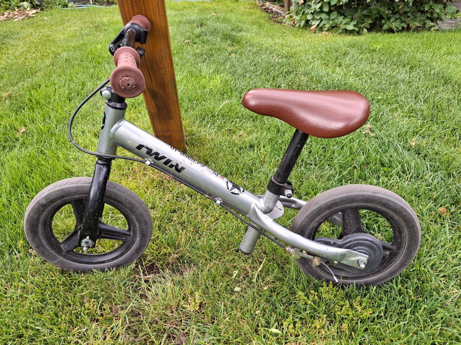 Loopfiets b-twin, Kinderen en Baby's, Speelgoed | Buiten | Voertuigen en Loopfietsen, Ophalen, Loopfiets