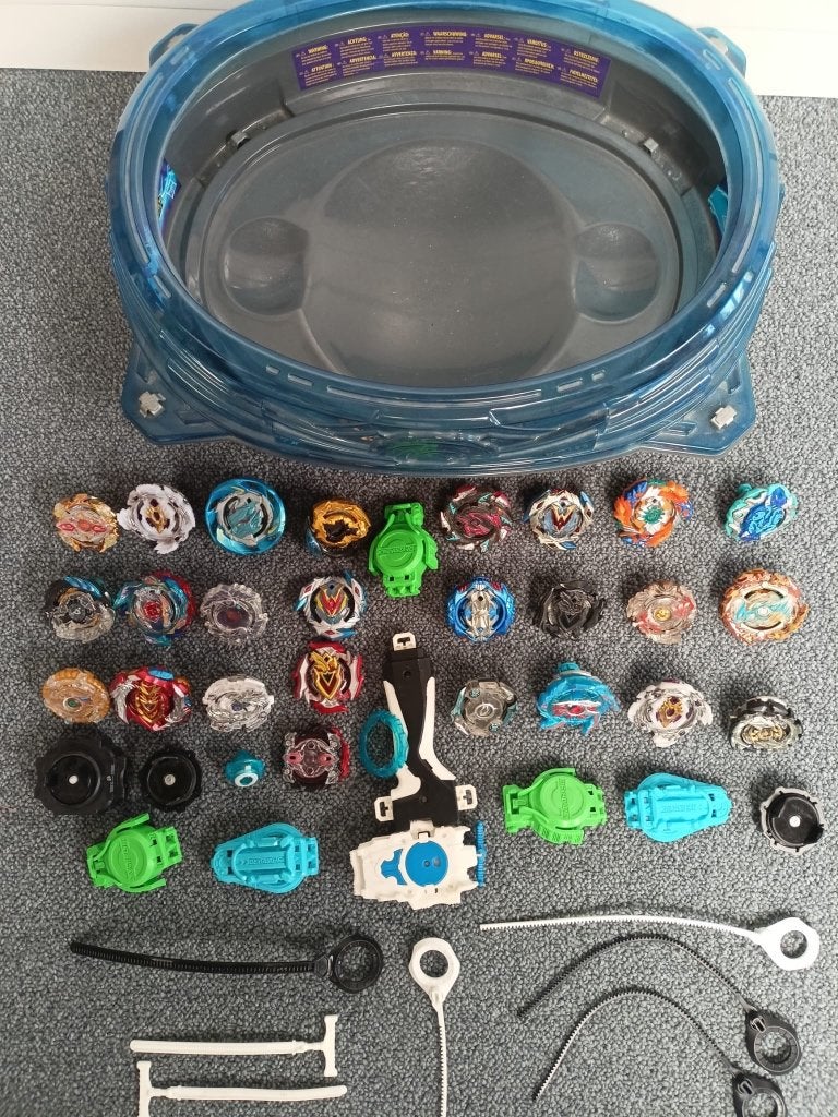 Beyblades set met arena, Ophalen, Gebruikt