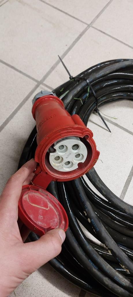 CEE verlengkabel 20 meter, 32A (#8), Doe-het-zelf en Bouw, Elektriciteit en Kabels, Ophalen