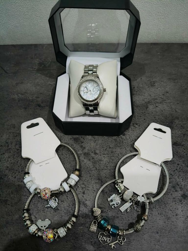 Montre bracelet, Enlèvement