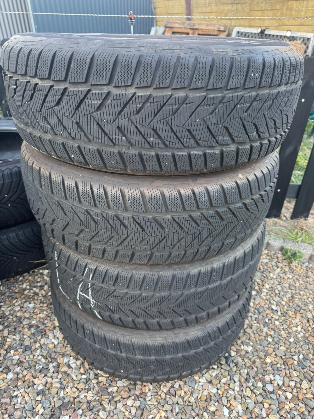 Winterbanden vredestein 225/60R17, Auto-onderdelen, Banden en Velgen, Ophalen, Winterbanden, Band(en)