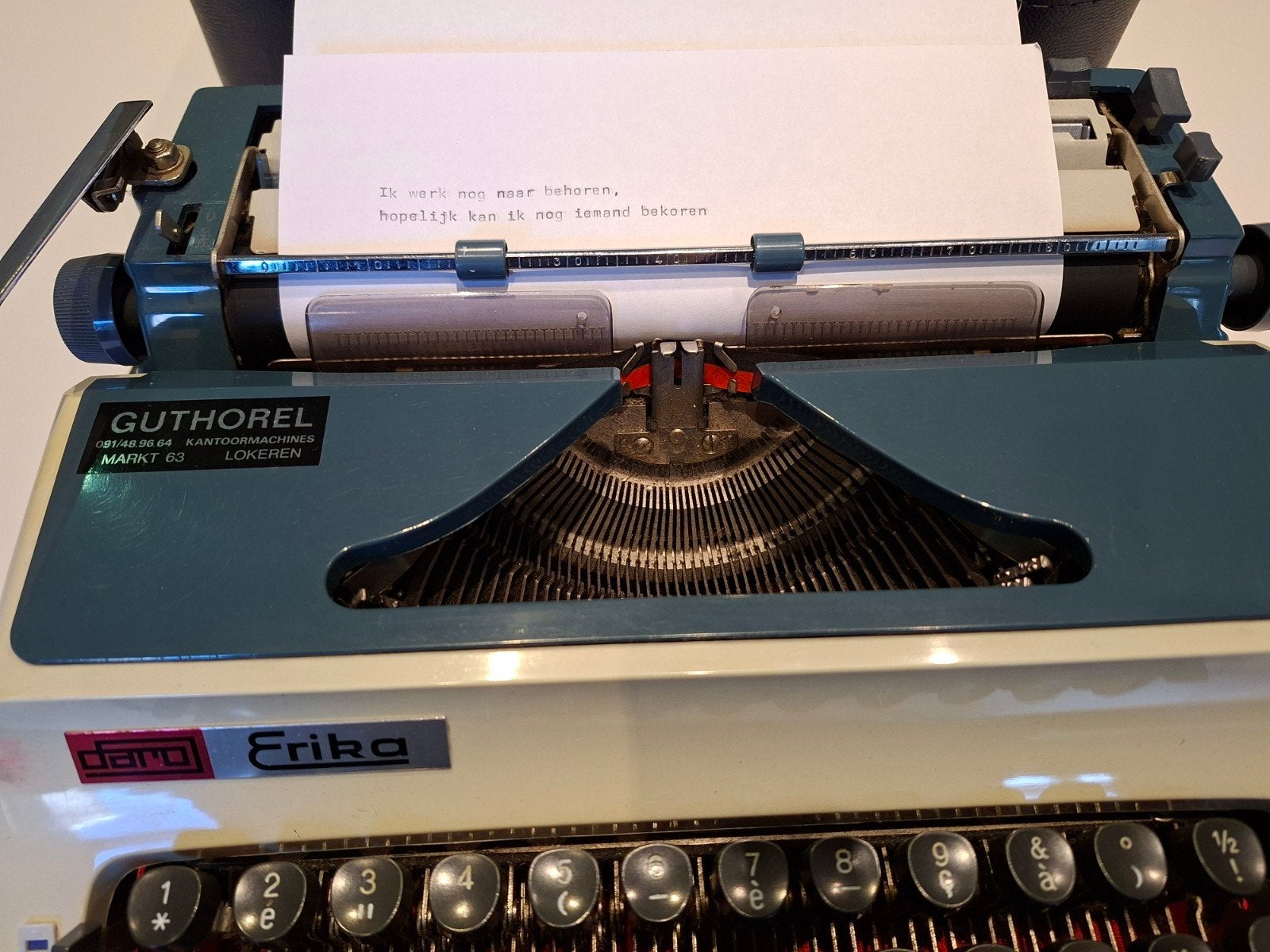 Vintage Daro Erika Typemachine met Koffer & Extra Linten, Diversen, Ophalen, Gebruikt