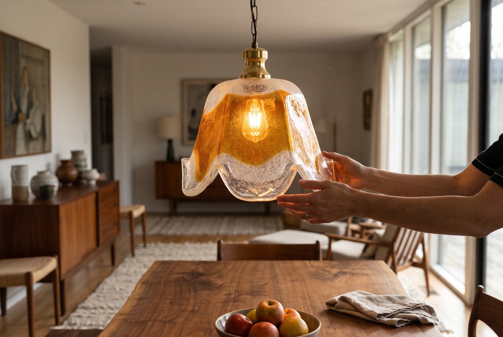 Vintage glazen amberkleurige hanglamp / luster MAZZEGA, Ophalen