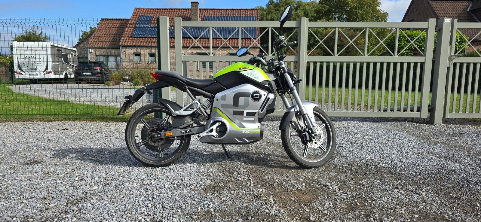 echange ave. 125 ou scooter 3 roue ou voiture, Motos, Scooter, Particulier, Automatique