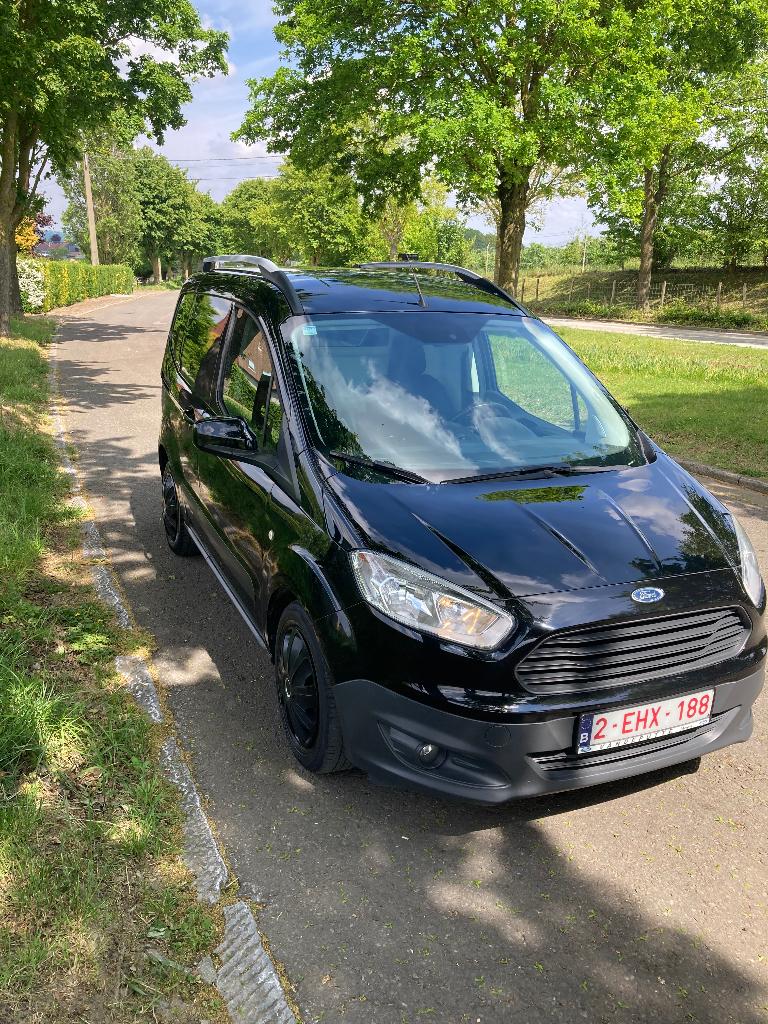 Ford transit courier ecoboost 1.0, Autos, Ford, Particulier, Transit, Airbags, Air conditionné, Bluetooth, Ordinateur de bord