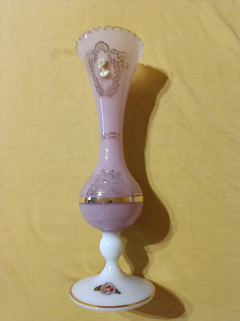 vase en opaline rose, Enlèvement