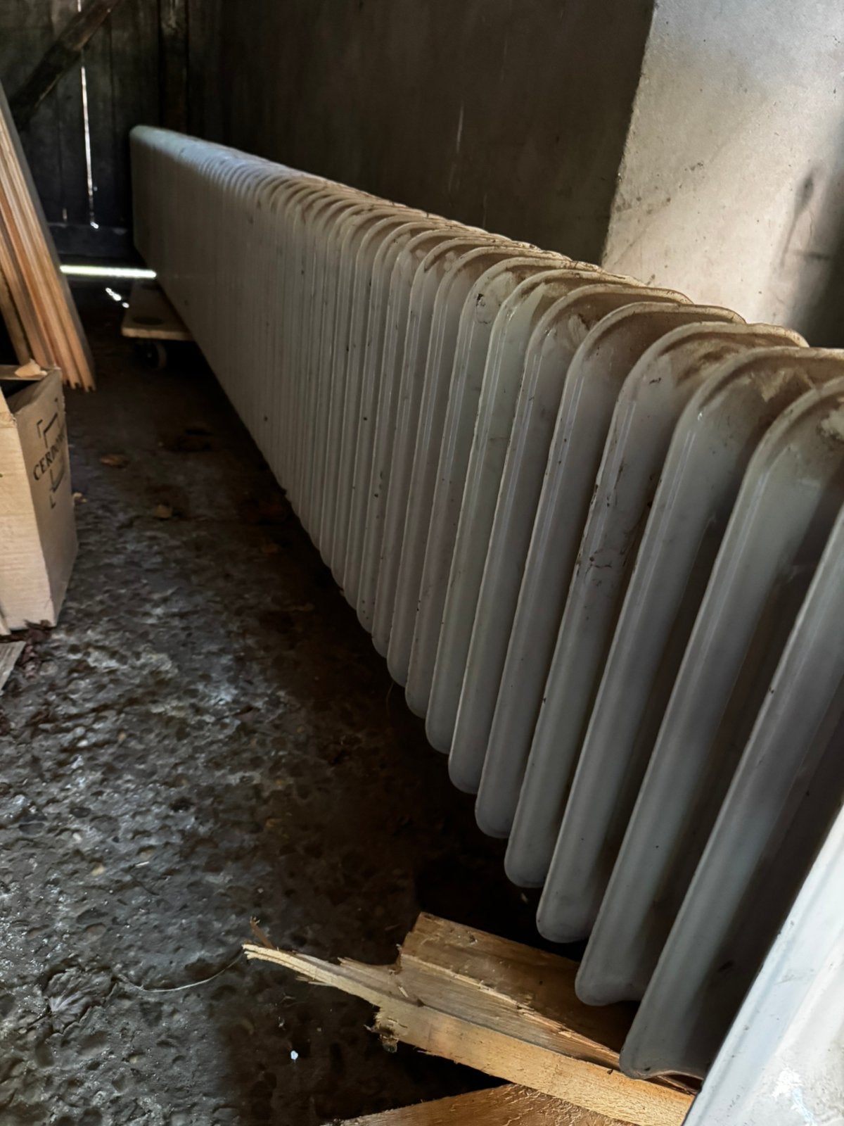 Lange vintage radiator, Doe-het-zelf en Bouw, Verwarming en Radiatoren, Ophalen, Zo goed als nieuw, Radiator