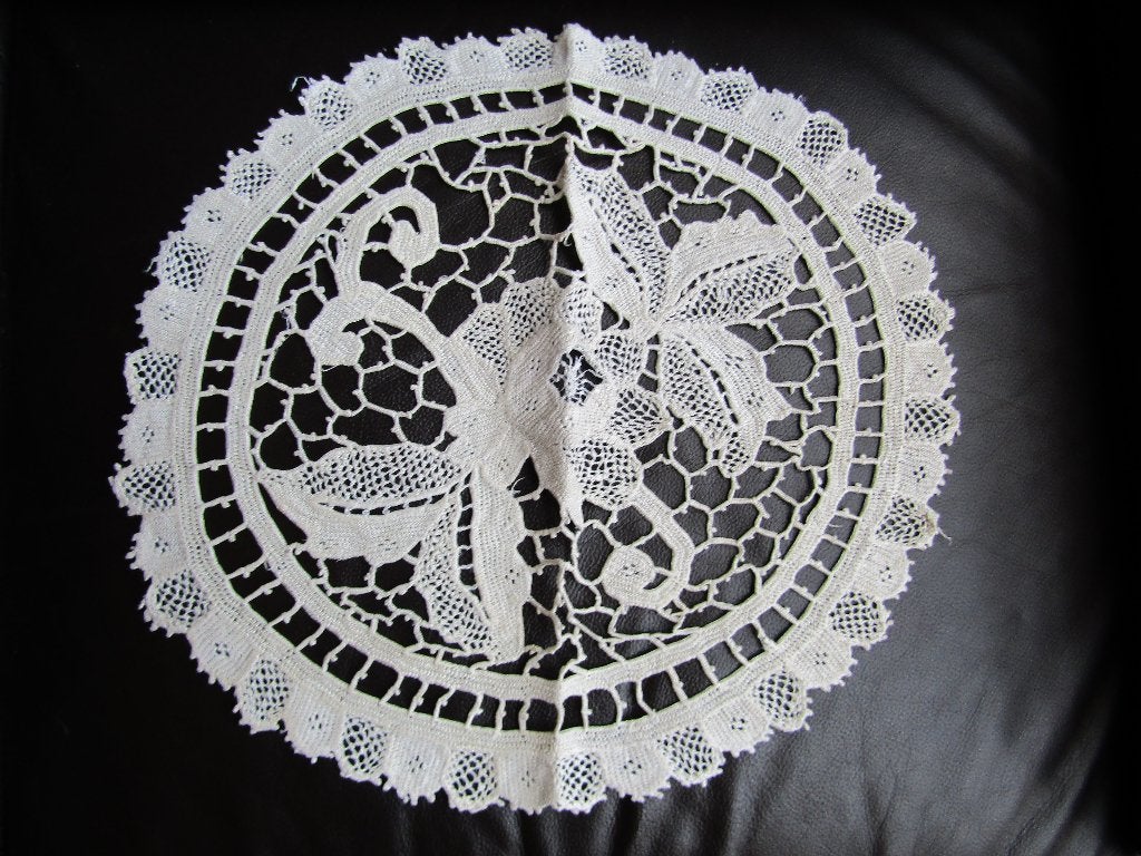 Ancien napperon en dentelle au point de Bruges, Enlèvement ou Envoi