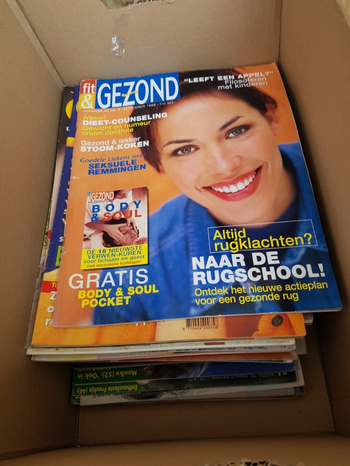 Doos met tientallen magazines GEZONDHEIDSNIEUWS - Gratis, Boeken, Ophalen