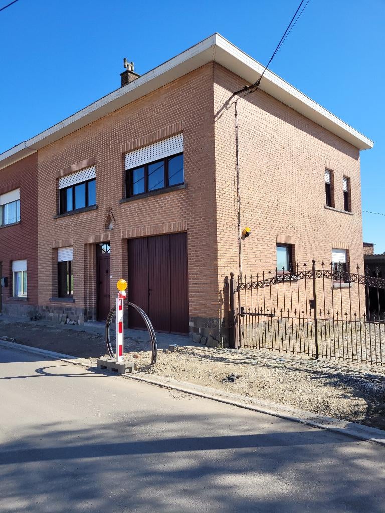 Ruime 3-gevelwoning met grote zuidelijke tuin te Gooik, Pajottegem (Gooik), 210 m², Verkoop zonder makelaar, 1500 m² of meer