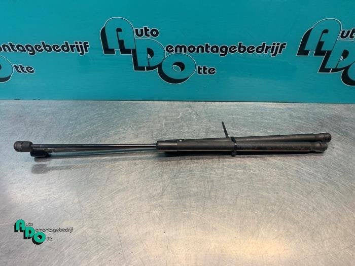 Kit amortisseur gaz hayon d'un Ford Fiesta (Fiesta 08-), -, 3 mois de garantie, -, -